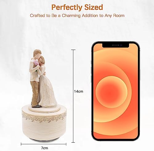 Saeifin Music Box Lovers Gifts Couple Hugging Statue