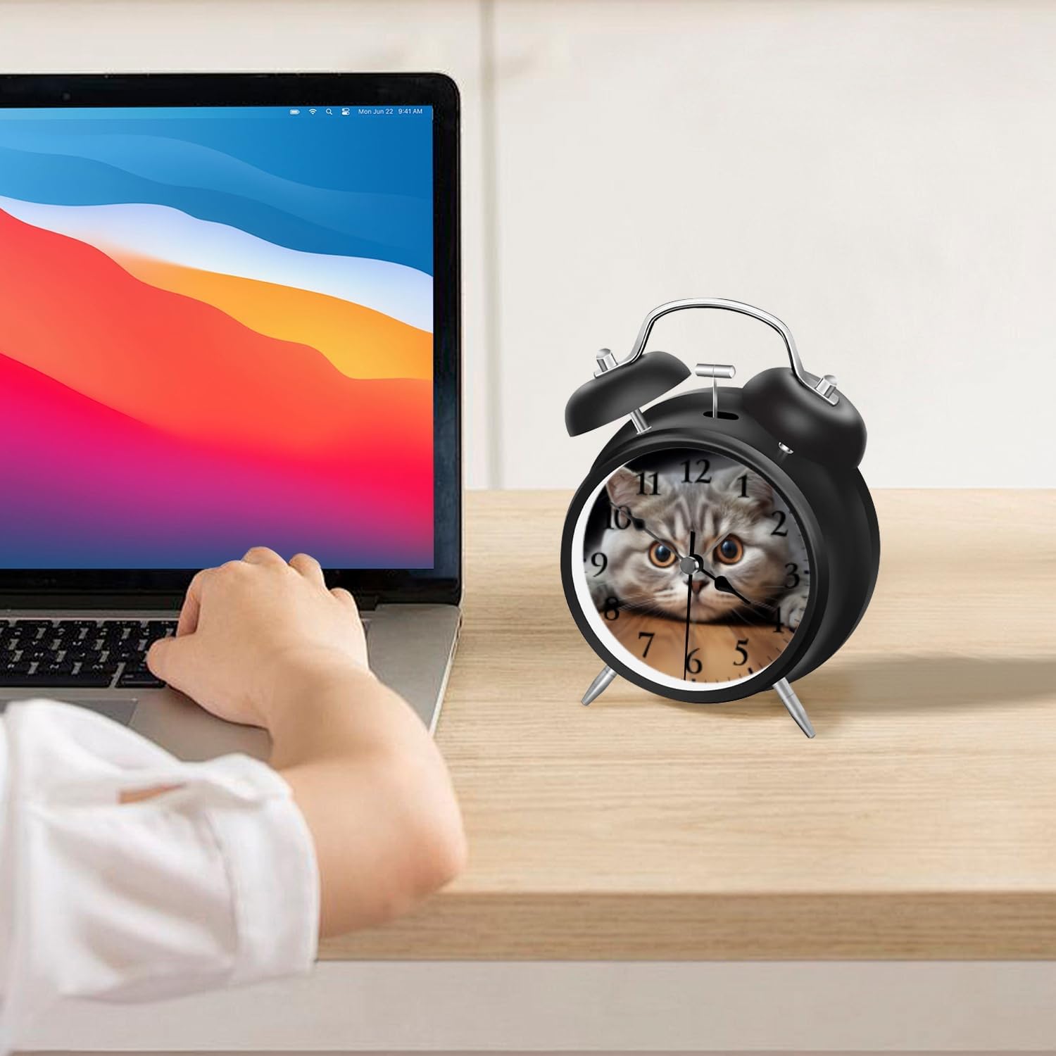 Analog Alarm Clock with Night Light and Silent Movement