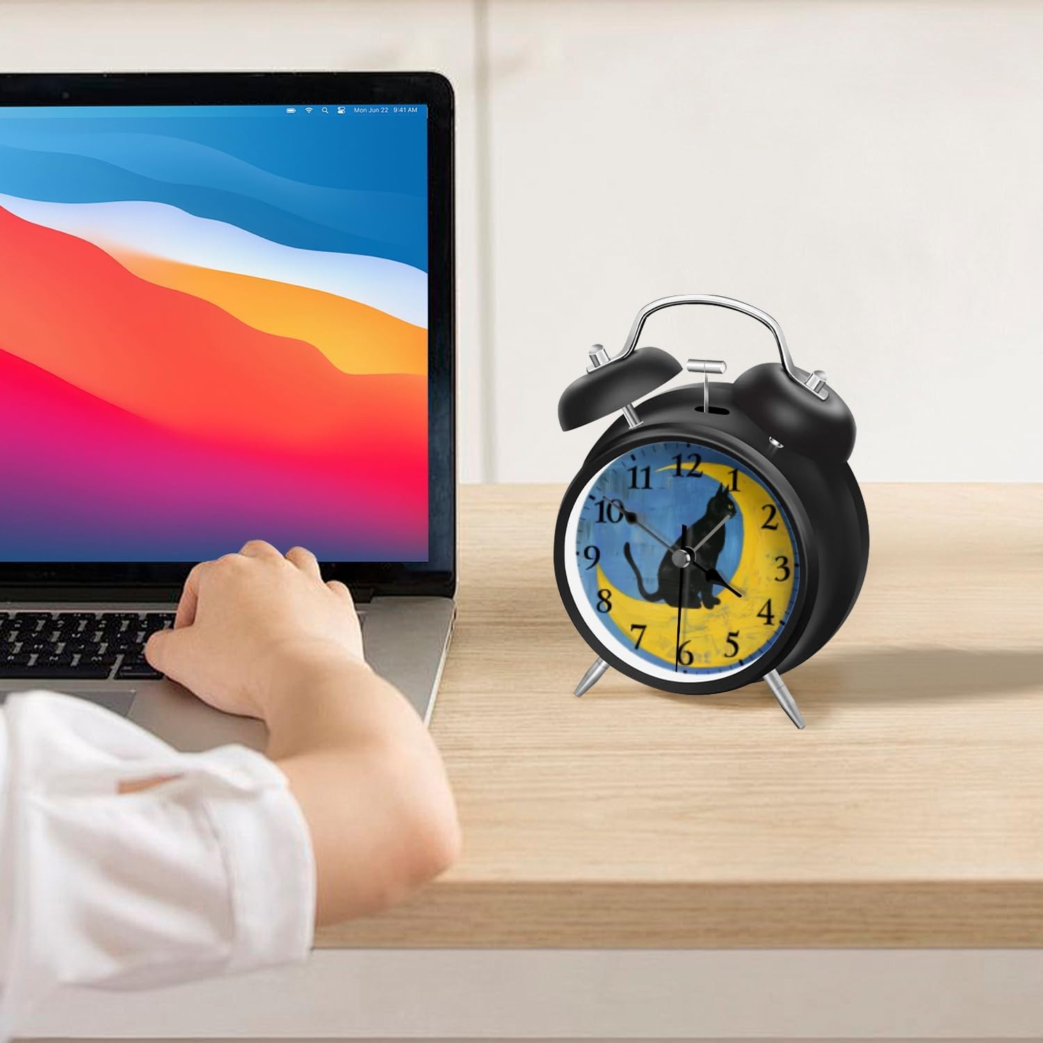 Kyvita Analog Alarm Clock with Night Light and Silent Movement