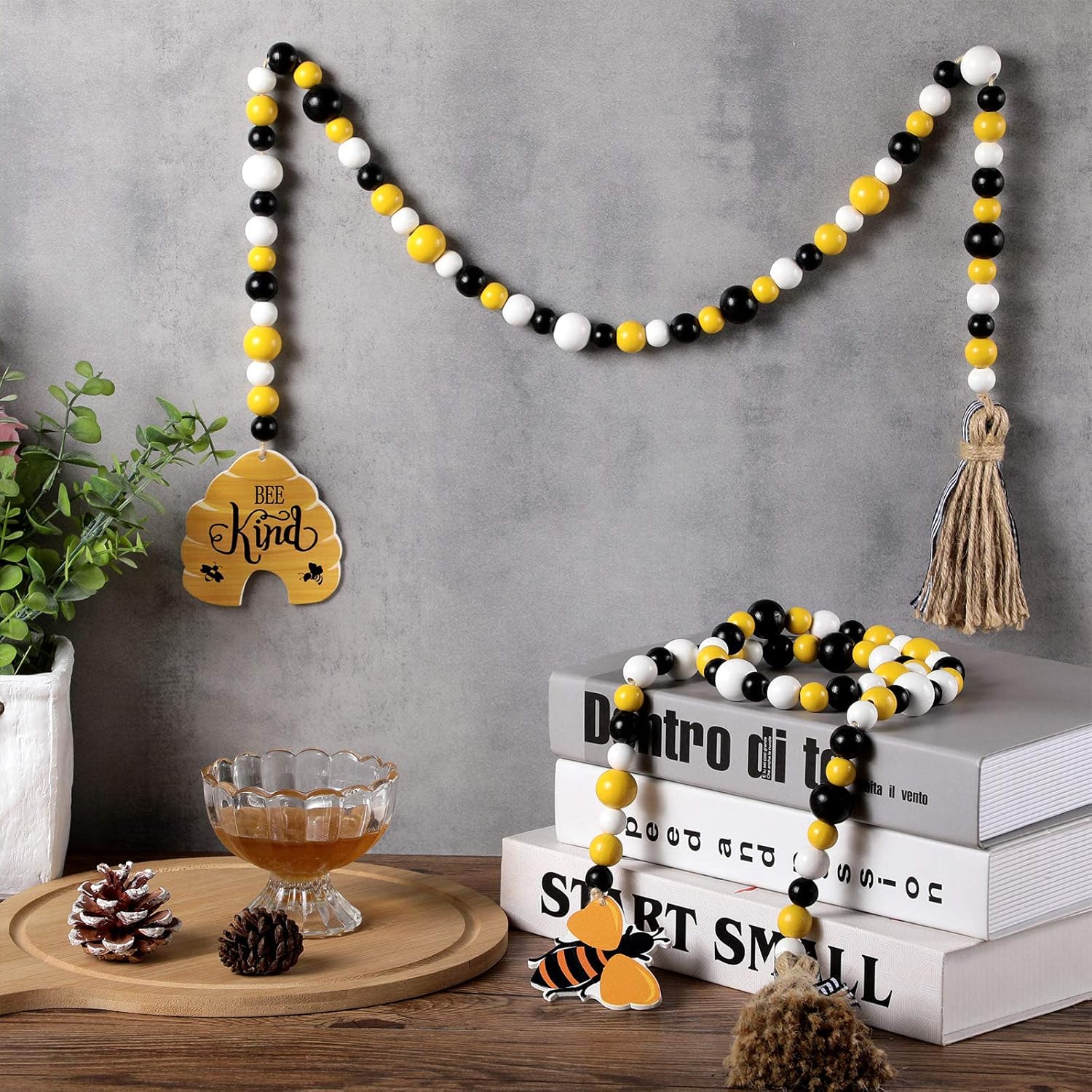 Jetec 2 Piece Honey Bee Wood Bead Garland with Tassels